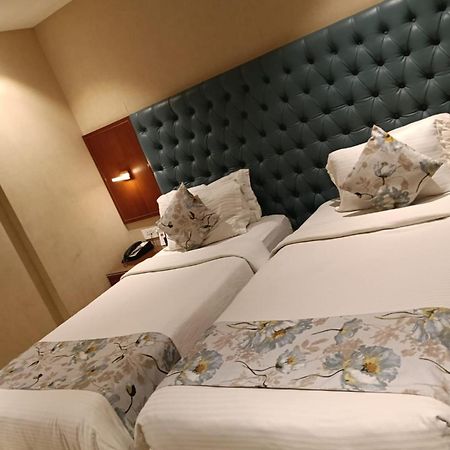 Sk Lords Inn Ahmedabad Buitenkant foto
