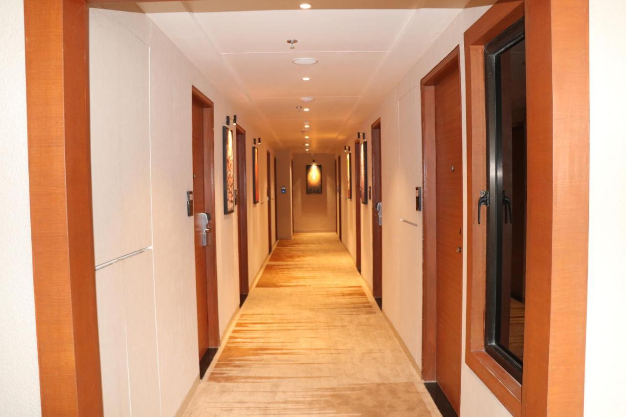Sk Lords Inn Ahmedabad Buitenkant foto