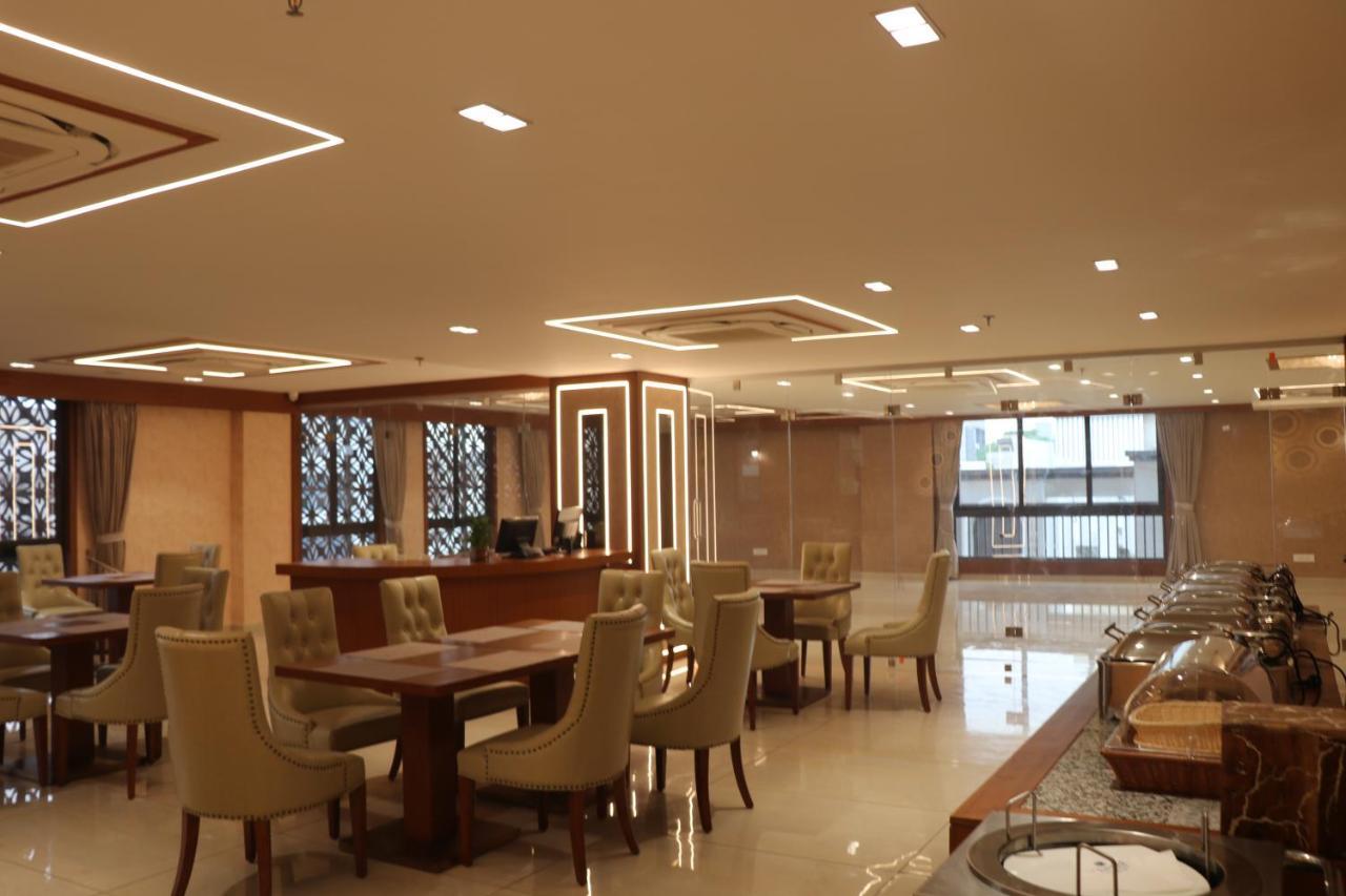 Sk Lords Inn Ahmedabad Buitenkant foto