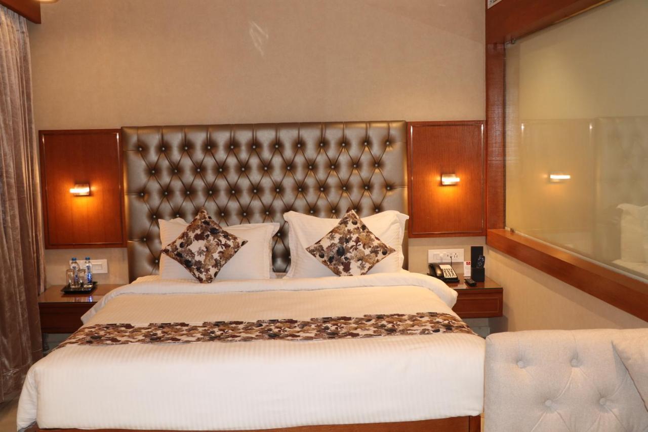 Sk Lords Inn Ahmedabad Buitenkant foto