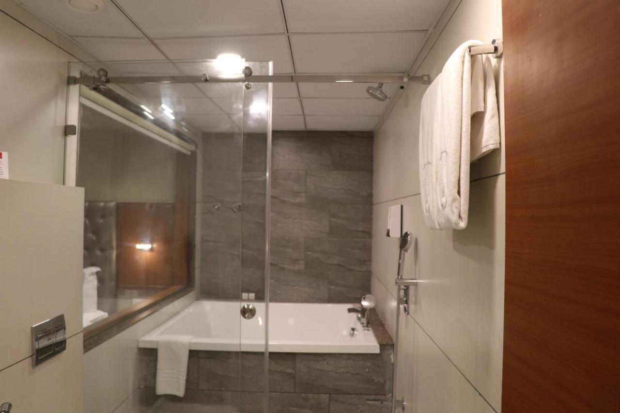 Sk Lords Inn Ahmedabad Buitenkant foto