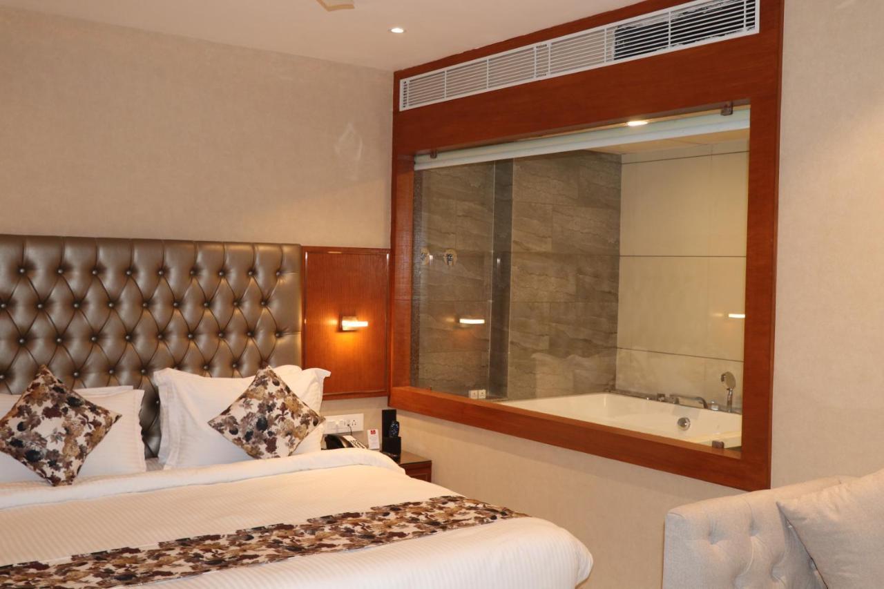 Sk Lords Inn Ahmedabad Buitenkant foto