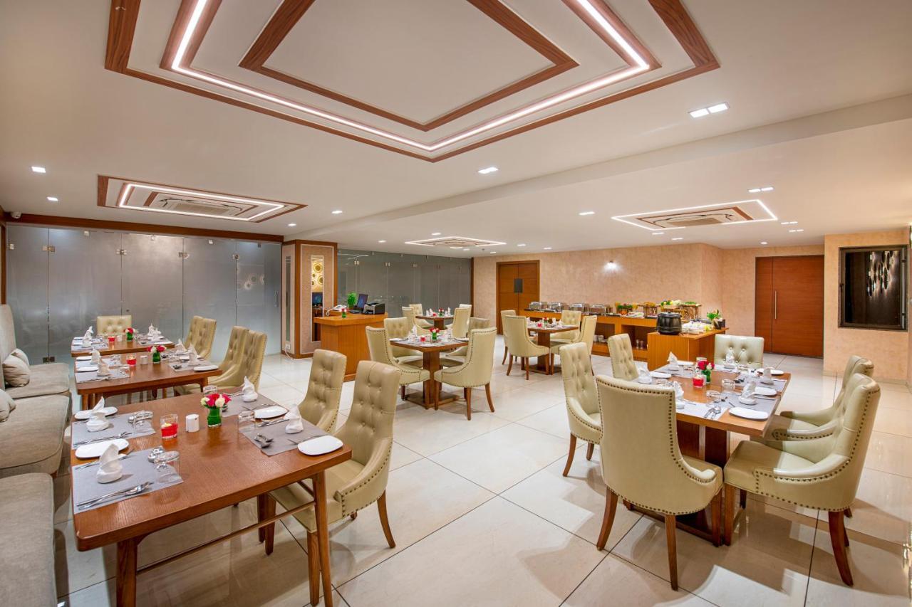 Sk Lords Inn Ahmedabad Buitenkant foto
