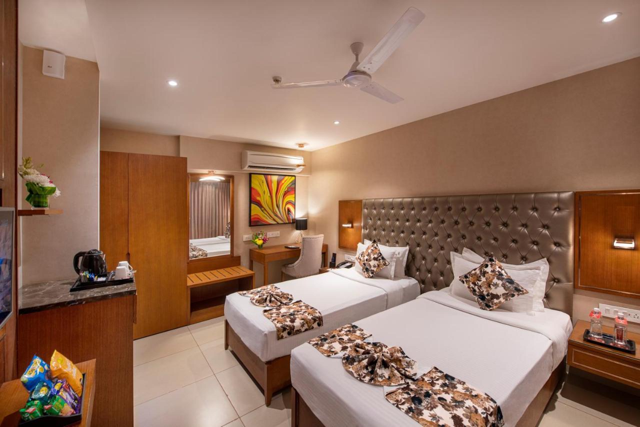 Sk Lords Inn Ahmedabad Buitenkant foto