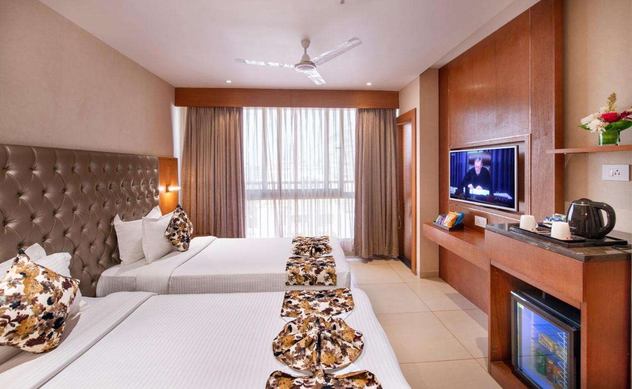 Sk Lords Inn Ahmedabad Buitenkant foto