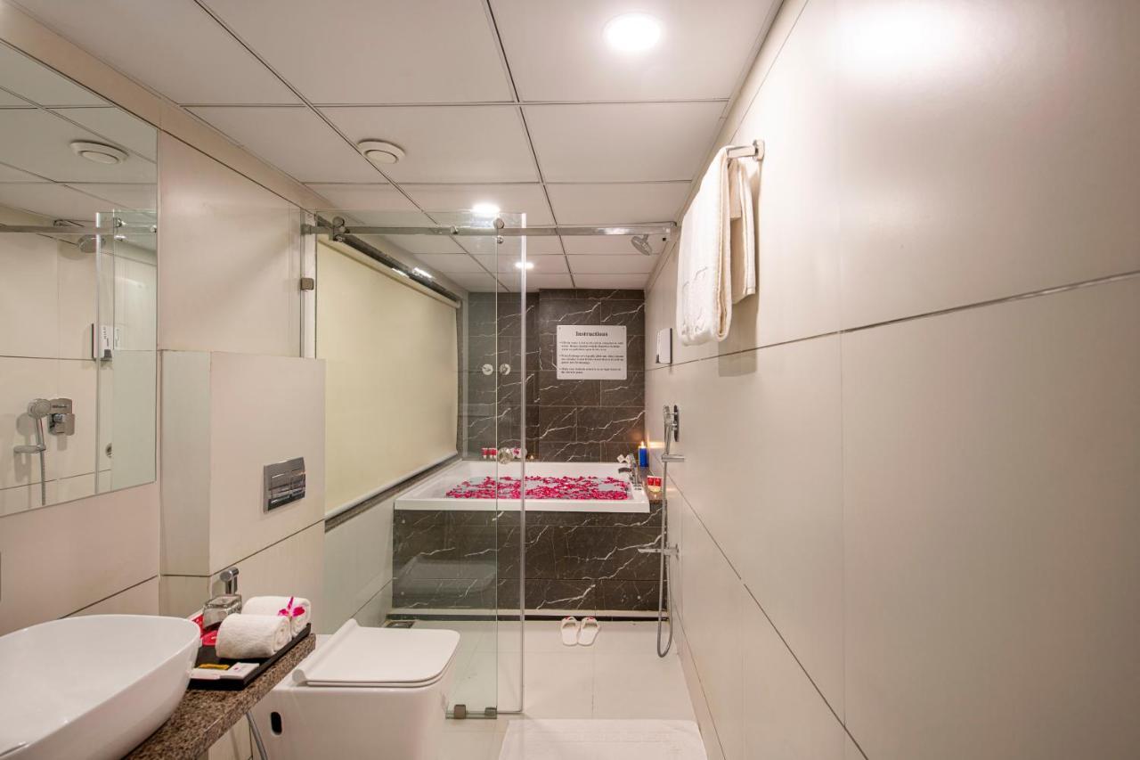 Sk Lords Inn Ahmedabad Buitenkant foto