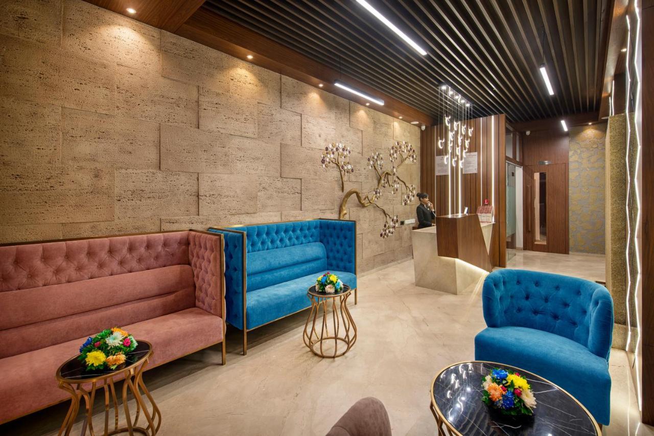 Sk Lords Inn Ahmedabad Buitenkant foto