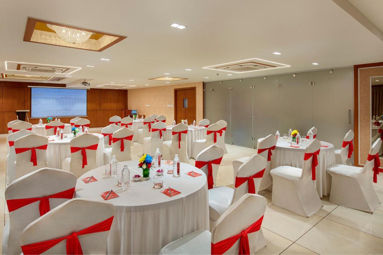 Sk Lords Inn Ahmedabad Buitenkant foto