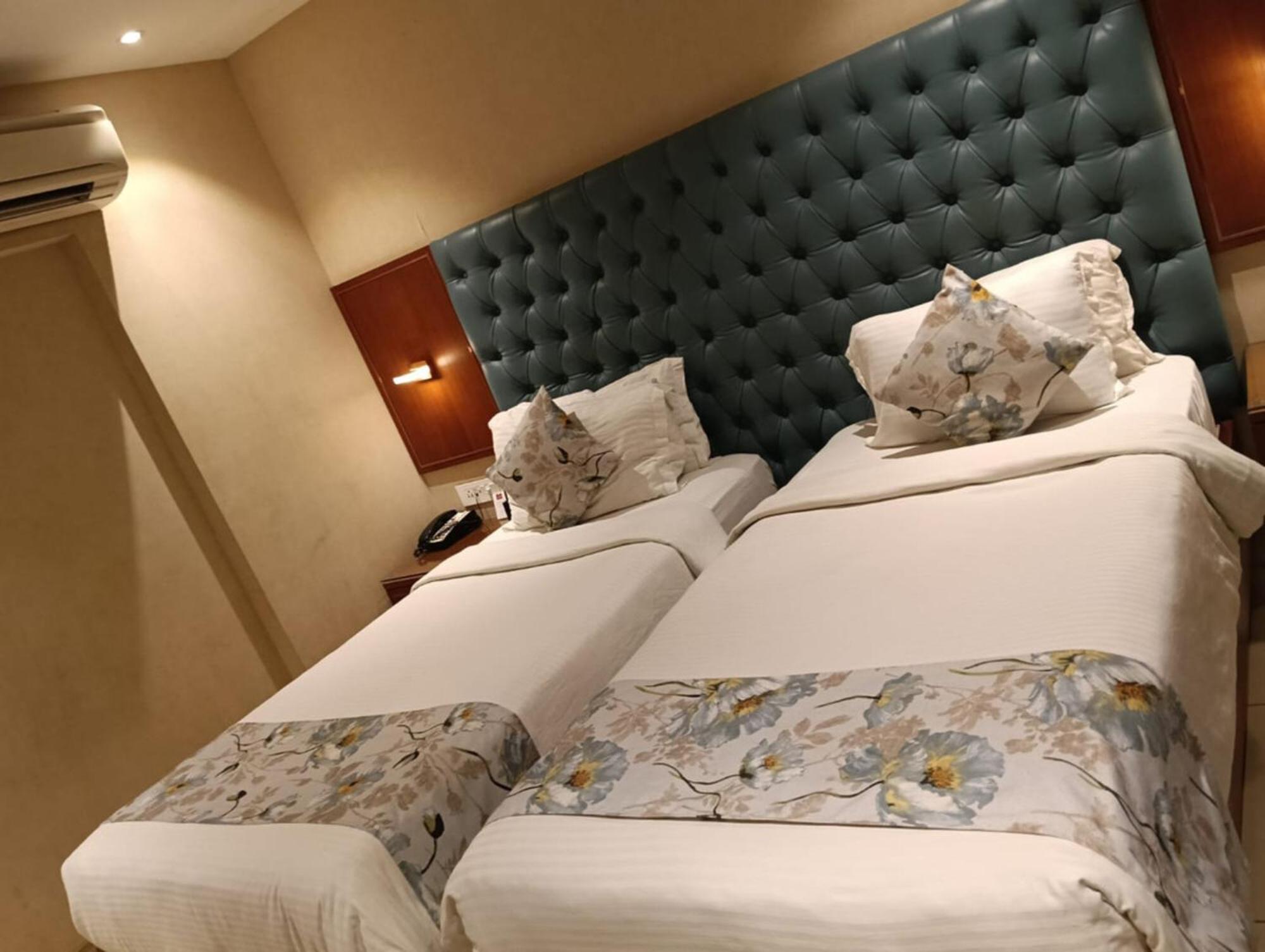 Sk Lords Inn Ahmedabad Buitenkant foto
