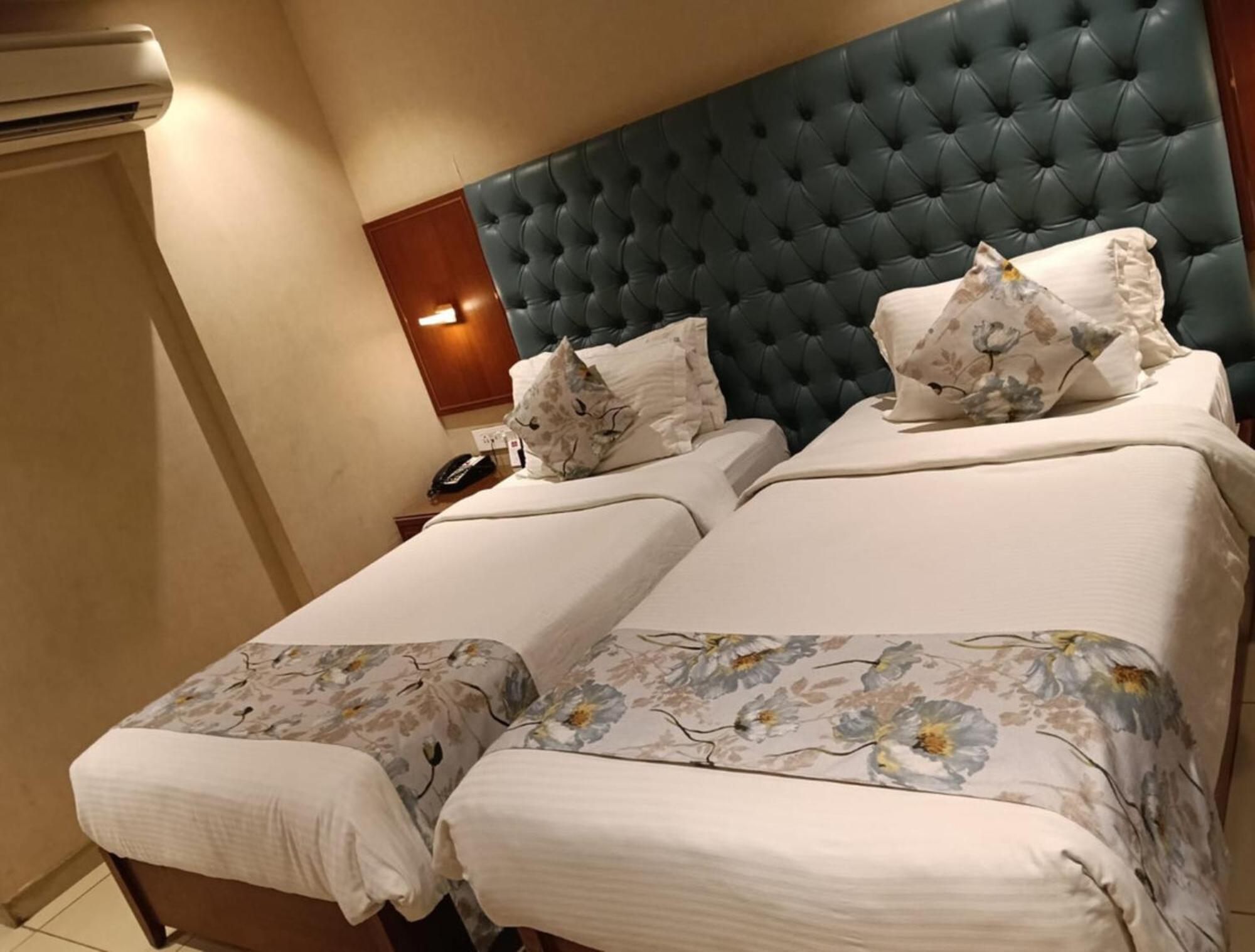Sk Lords Inn Ahmedabad Buitenkant foto