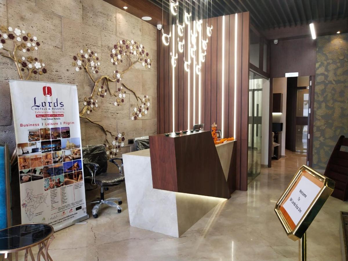 Sk Lords Inn Ahmedabad Buitenkant foto